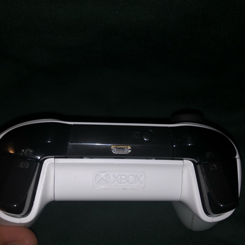 Xbox one controller - Picture 3 of 4